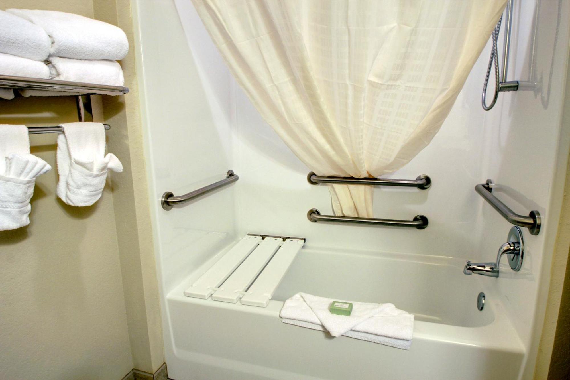 Cobblestone Hotel & Suites - Beulah 部屋 写真